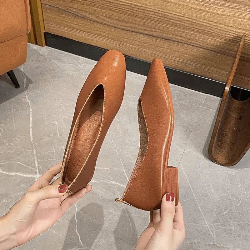 Avory Elodie Vintage Women's Flats - Image 4