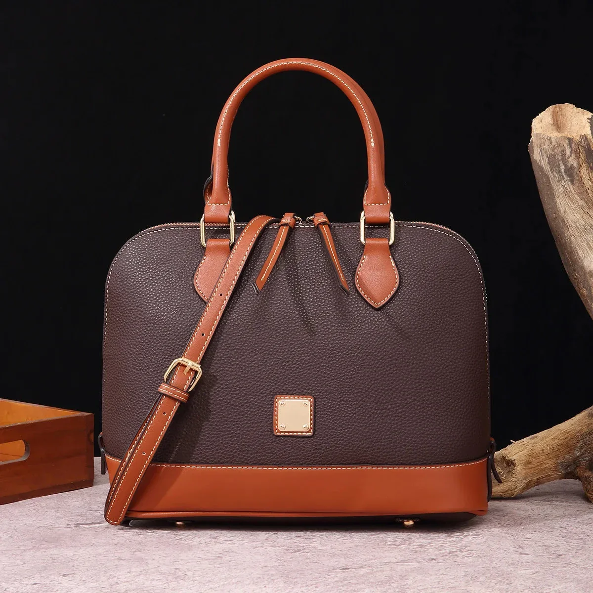 Retro Women's Leather Bag - Helena Classic - Image 9