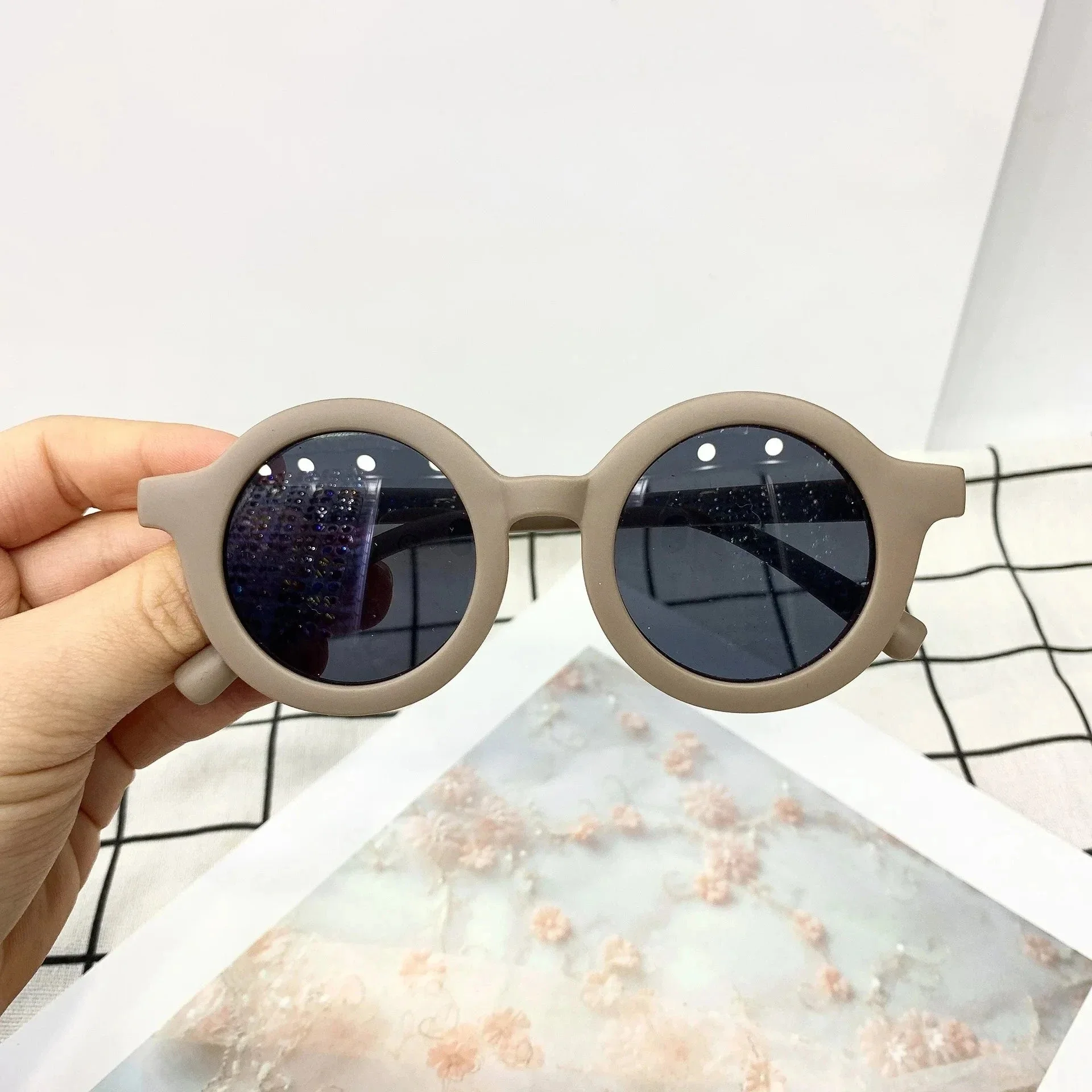 Children's UV400 Sunglasses - Image 9