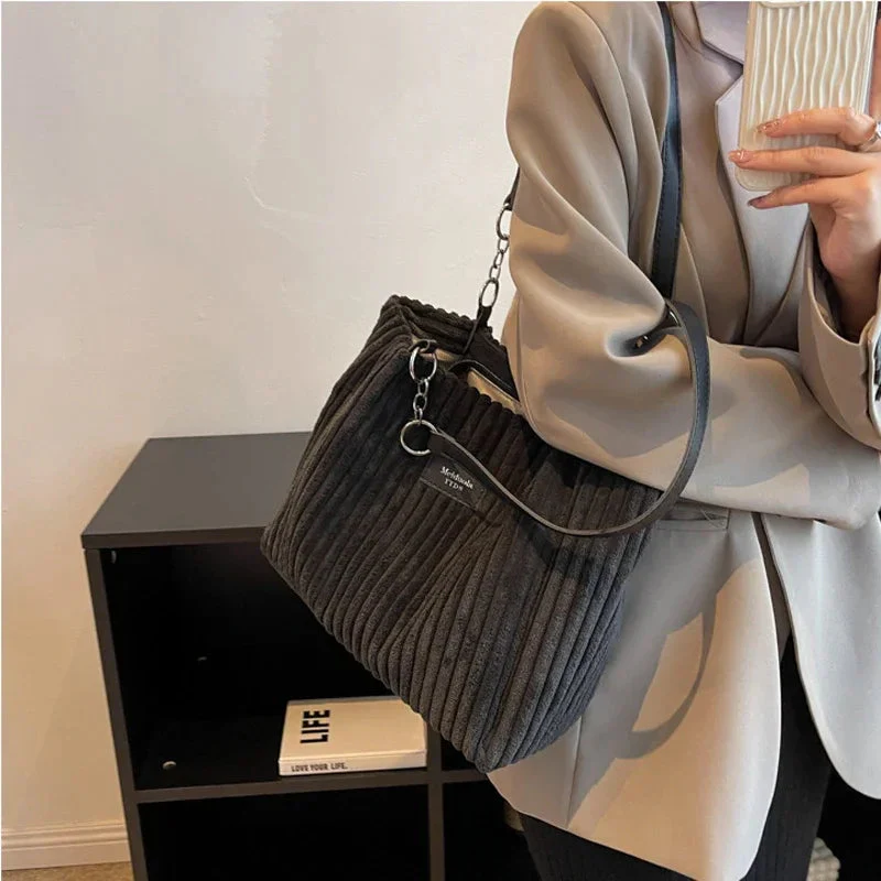 Shoulder Velvet Bag Valentina - Image 4